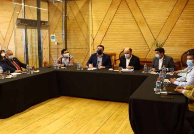 Autoridades locales se reúnen con Ministro Moreno para abordar la factibilidad del proyecto de la doble vía entre Freire y Pucón