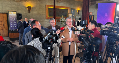 Teatro Municipal de Temuco realiza firma de convenios con auspiciadores y colaboradores de la Temporada 2026