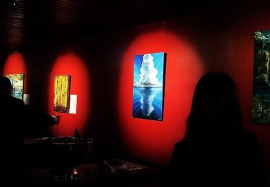 Artistas regionales inauguran exposición de pinturas en Sanseacabó de Temuco