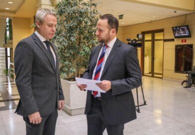 Diputados de Evópoli acusan “superioridad moral” de Boric y lo culpan por disparar la morosidad del CAE