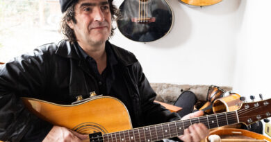 Matías Correa regresa a Sala SCD Egaña con “De Lo Sagrado” y reversiona “Patrona Del Barro”