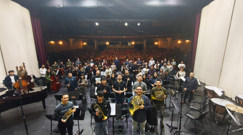 Más de Mil estudiantes despidieron el mes de la niñez disfrutando de concierto educacional “Acerquémonos a la Música” en el Teatro Municipal de Temuco