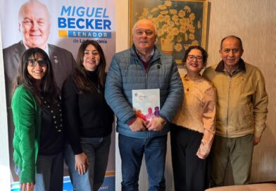 Becker gestiona continuidad de programas de talentos académicos