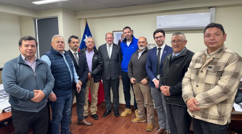 Comercio regional y Gobierno abren mesa de trabajo para abordar sus principales desafíos