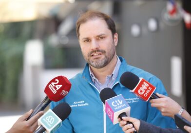 Bellolio propone reformular “Yo Elijo Mi PC” con tutorías e inteligencia artificial
