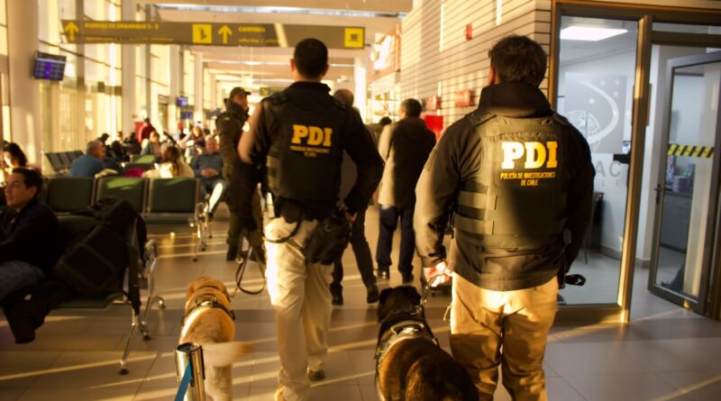 64 controles vehiculares, 27 de identidad y 10 infracciones deja operativo en el aeropuerto