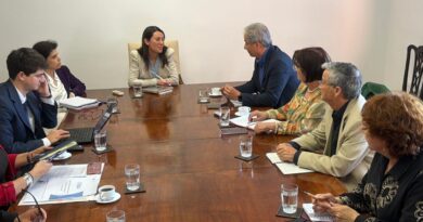 Colegio de Profesores advierte a ministra de Educación por impacto de recortes presupuestarios